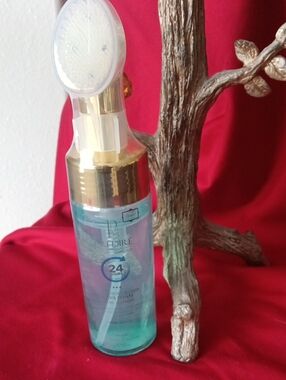 Facial Cleansing Foam Bottle in Aqua with Gold Accents